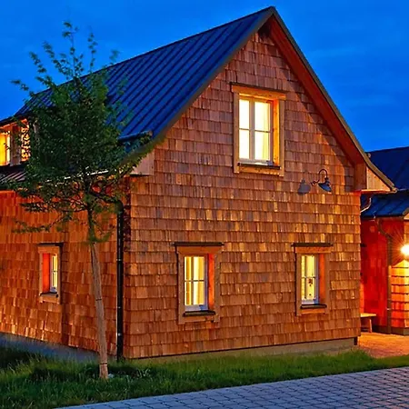 Holiday Homes, 別荘 *