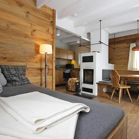 別荘 Holiday Homes, *